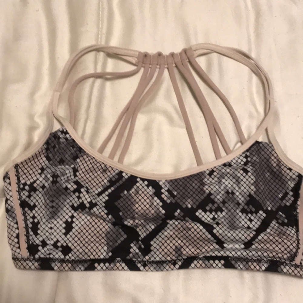 Lululemon sports bra